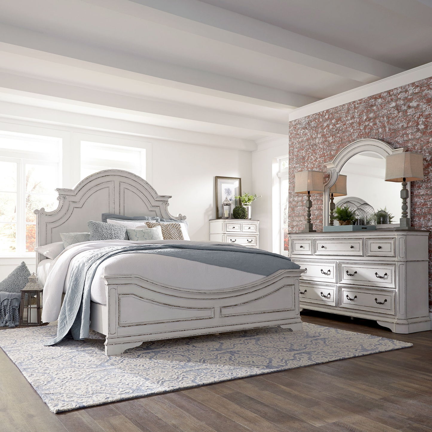 Magnolia Manor - Panel Bedroom Set