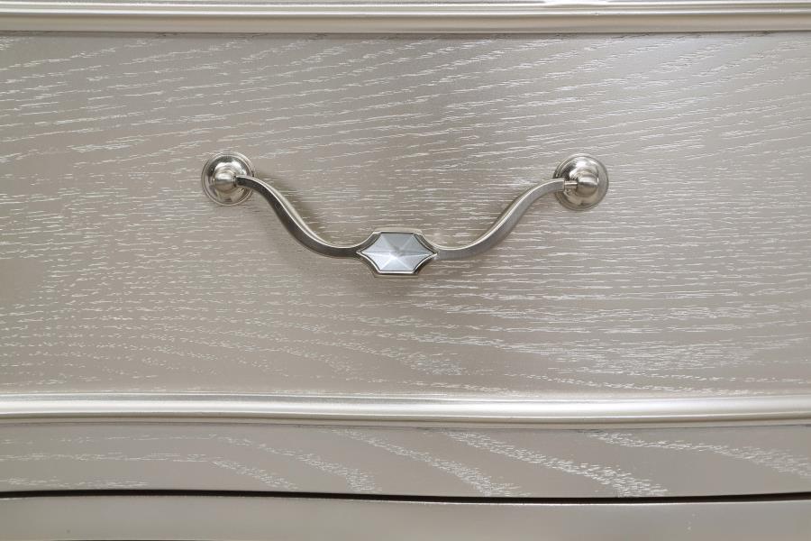 Evangeline - 9-Drawer Dresser - Silver Oak