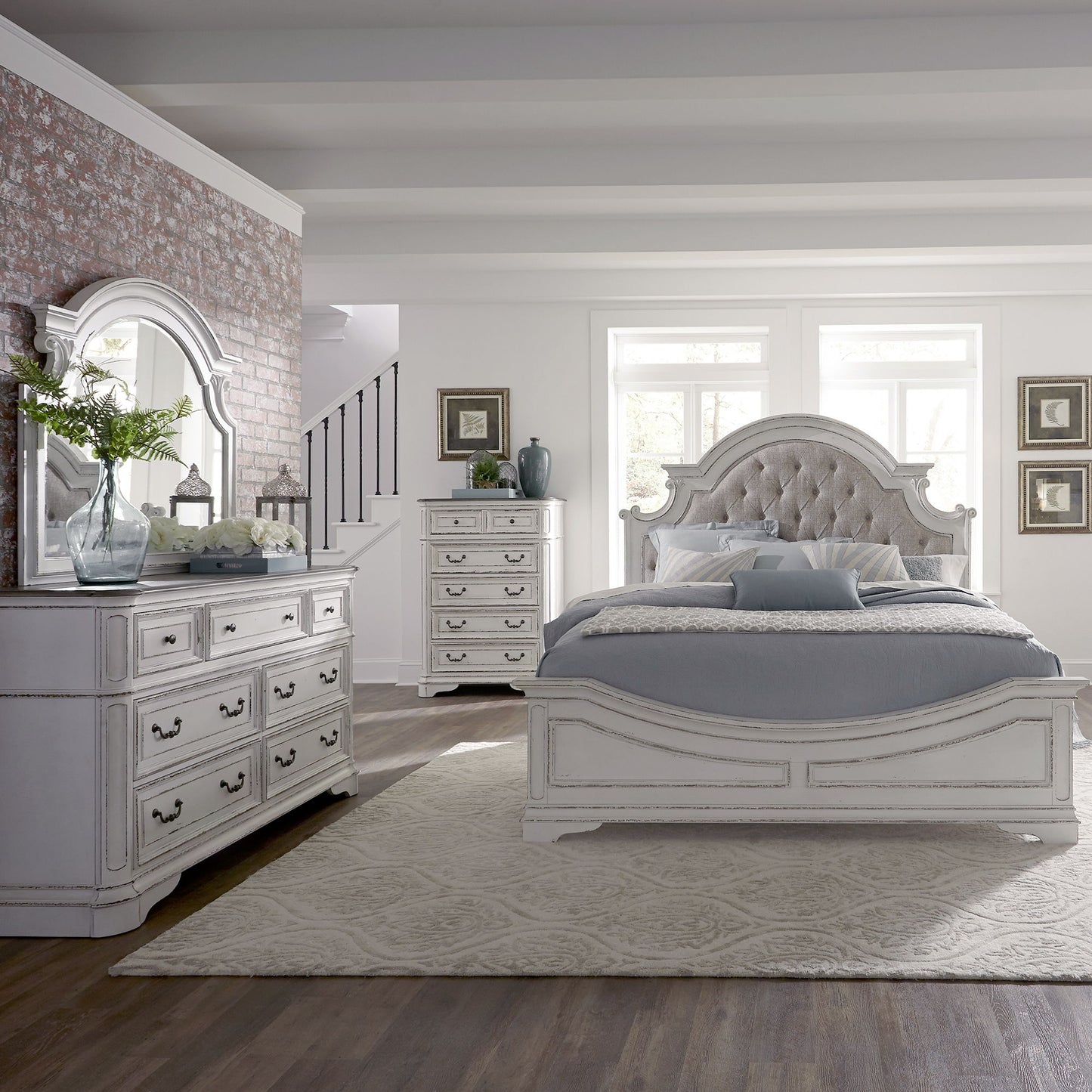 Magnolia Manor - Upholstered Bed Set