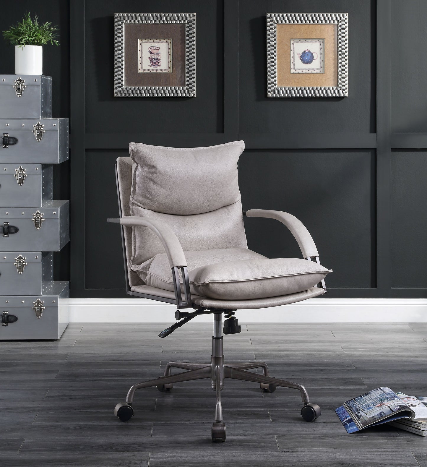 Haggar - Executive Office Chair