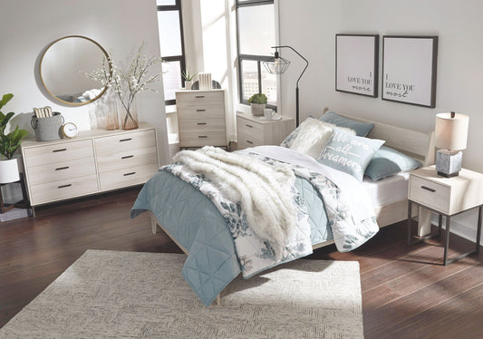 Socalle - Natural - 5 Pc. - Dresser, Full Panel Platform Bed, 2 Nightstands